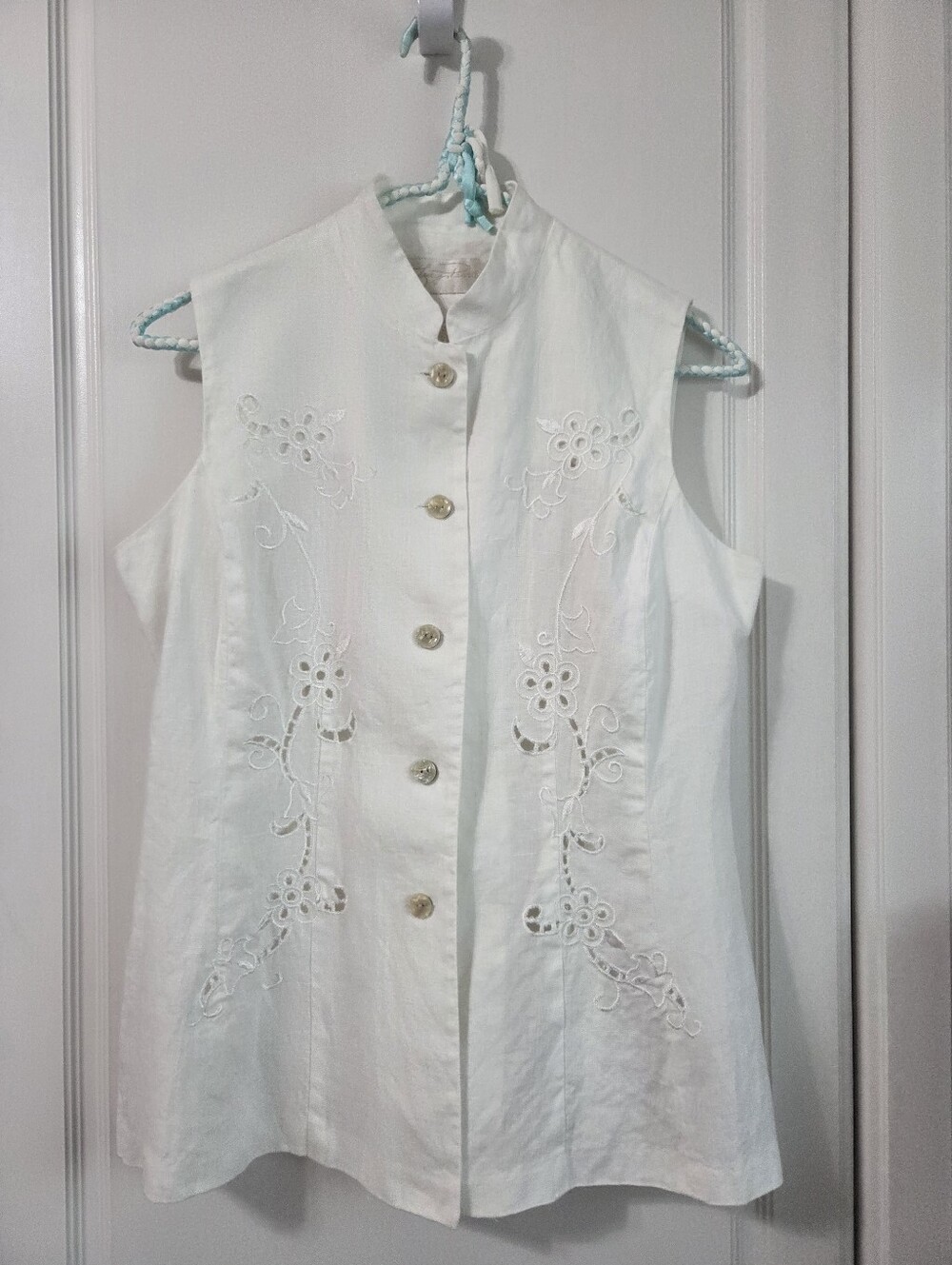 VTG Lucy Pereda White 100% Linen Sleeveless Eyelet Button-Front Tunic Vest S